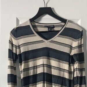 Vintage V-neck women's light sweater